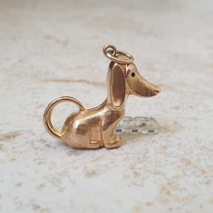 Sitting Hound Dog Pendant in 9ct Gold