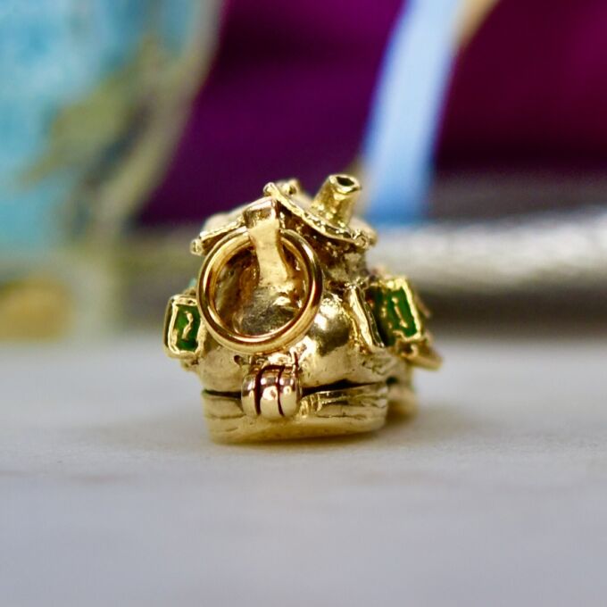 Old Mother Hubbard Shoe Pendant in 9ct Gold