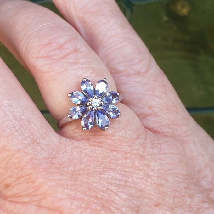 Reserved – Tanzanite Flower Cluster Ring in 9ct Gold