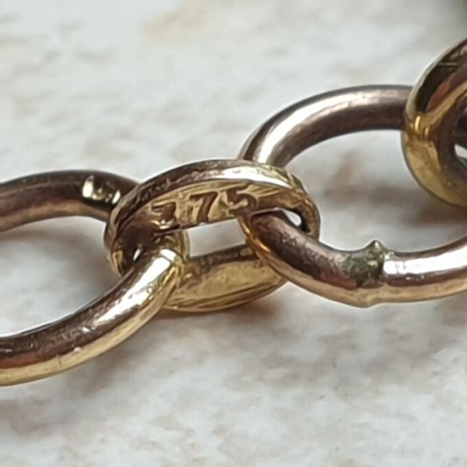 T Bar Charm Pendant in 9ct Gold