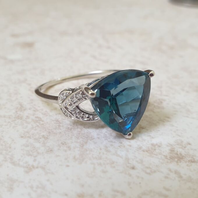 London Blue Topaz Ring in 9ct White Gold