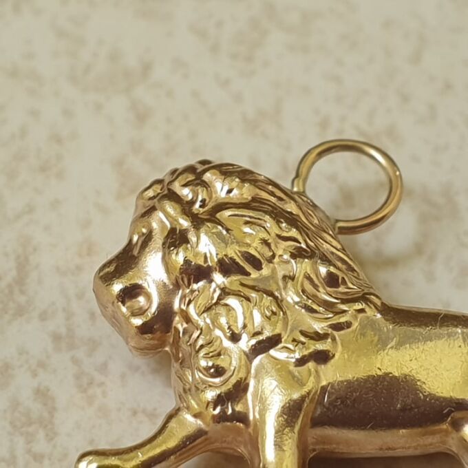 Lion Pendant in 9ct Gold