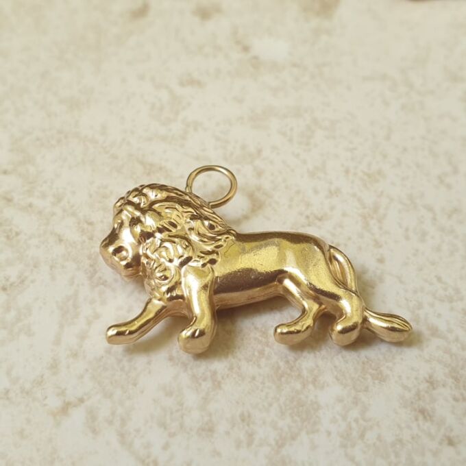 Lion Pendant in 9ct Gold