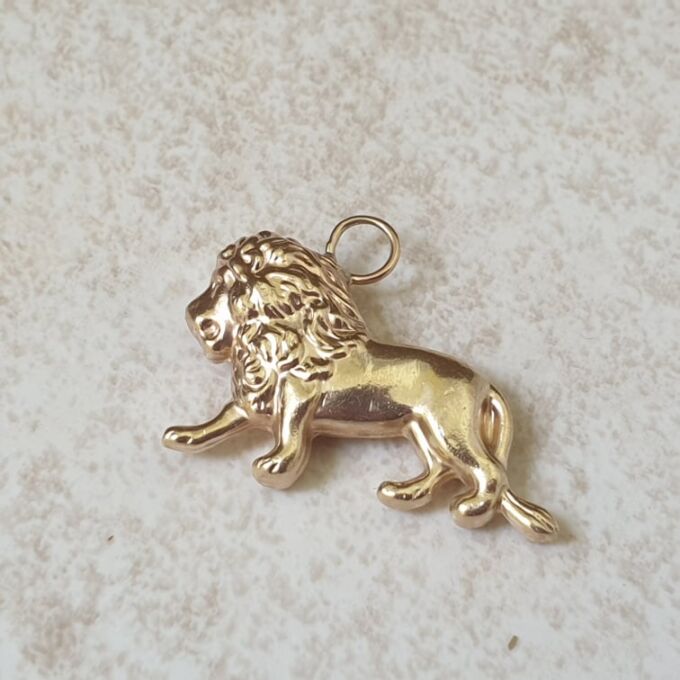 Lion Pendant in 9ct Gold
