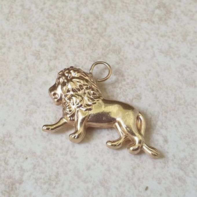 Lion Pendant in 9ct Gold
