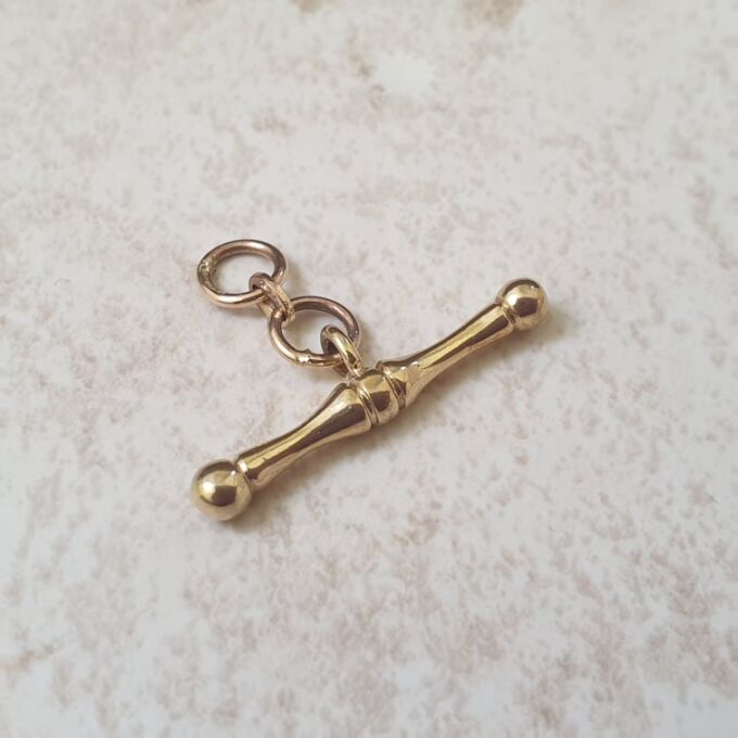 T Bar Charm Pendant in 9ct Gold