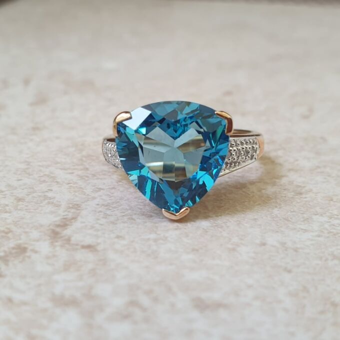 Reserved – Swiss Blue Topaz Ring in 9ct Gold
