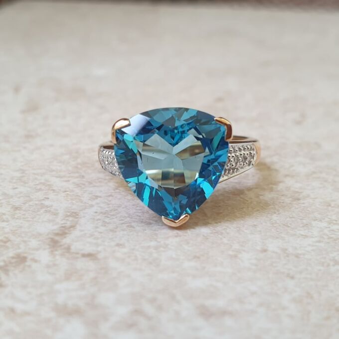 Reserved – Swiss Blue Topaz Ring in 9ct Gold