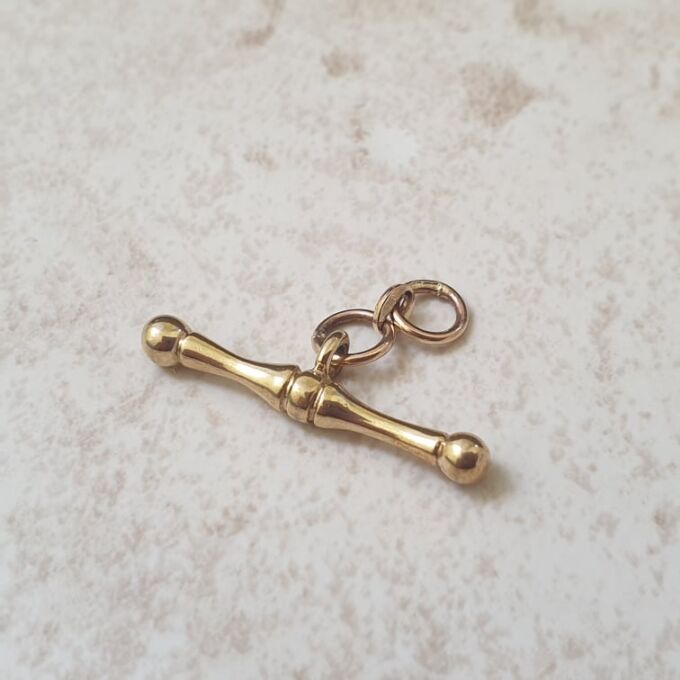 T Bar Charm Pendant in 9ct Gold