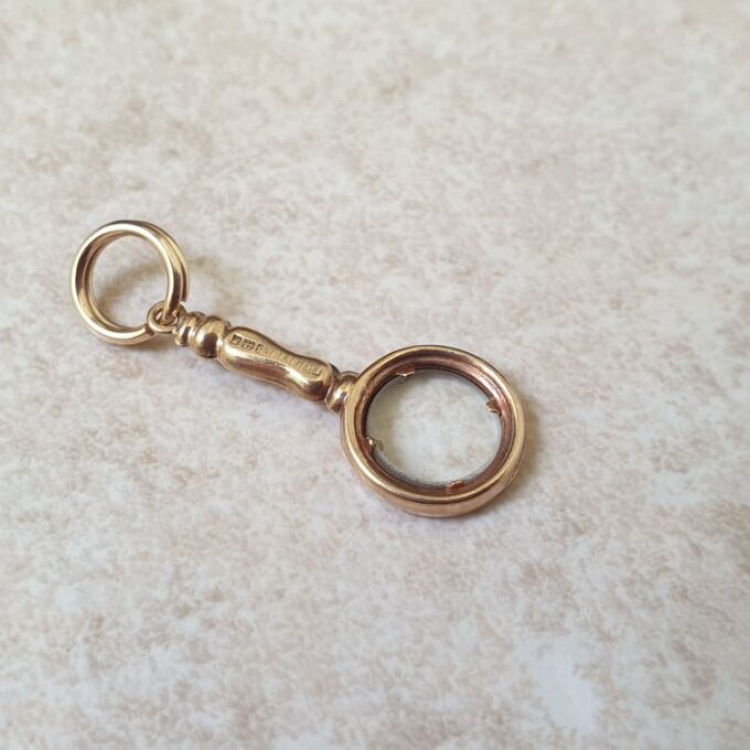 Mini Magnifying Glass Charm Pendant in 9ct Gold