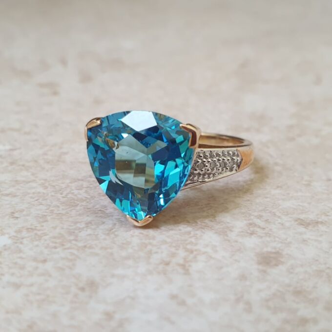 Reserved – Swiss Blue Topaz Ring in 9ct Gold