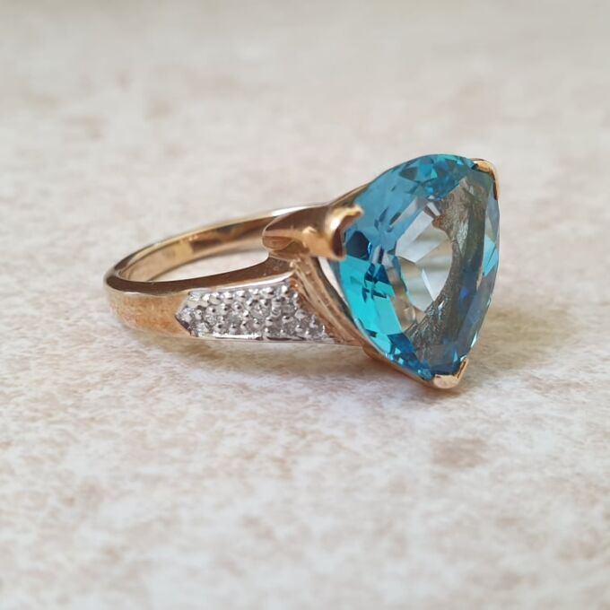 Reserved – Swiss Blue Topaz Ring in 9ct Gold