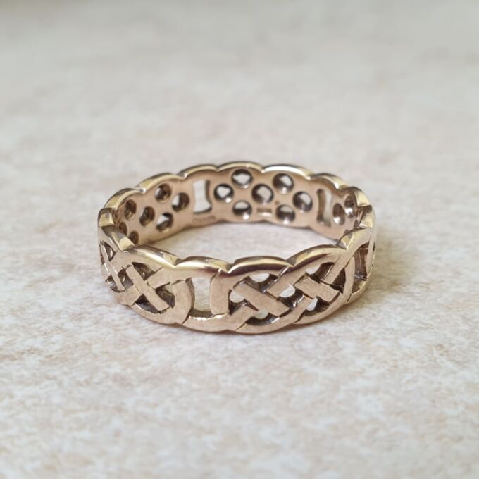 Celtic Knot Band Ring in 9ct Gold