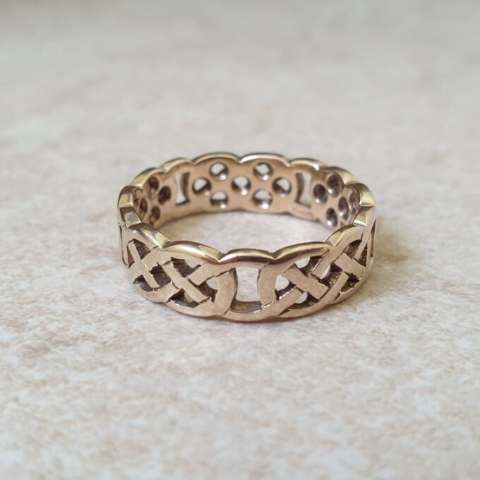 Celtic Knot Band Ring in 9ct Gold