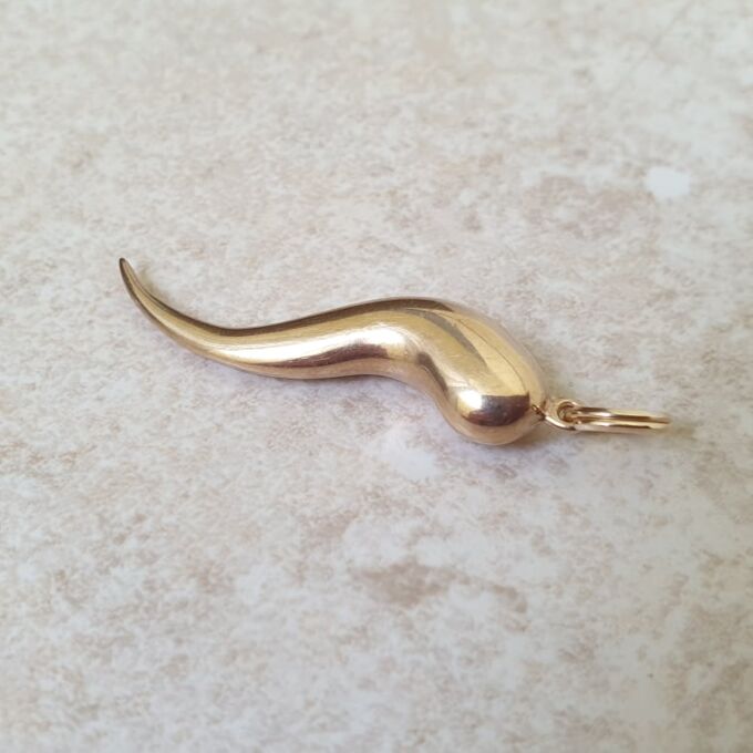 Large Cornicello Horn in 9ct Gold