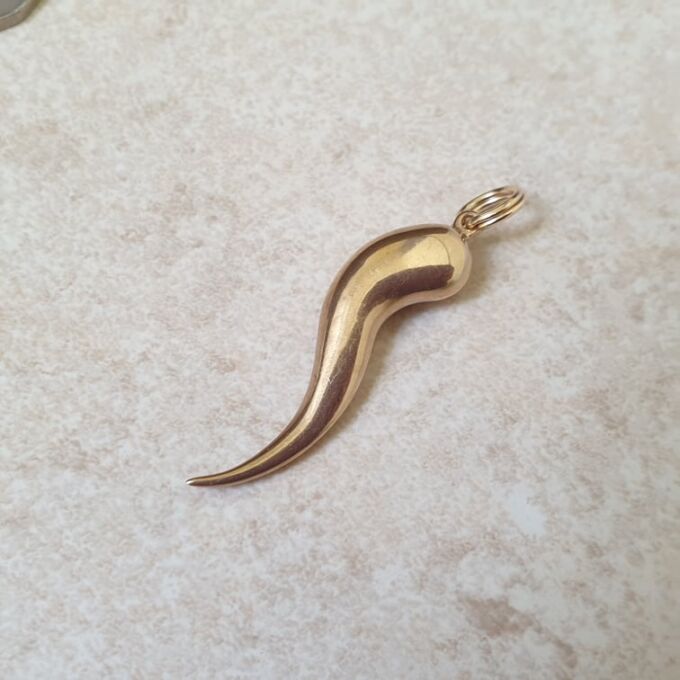 Large Cornicello Horn in 9ct Gold