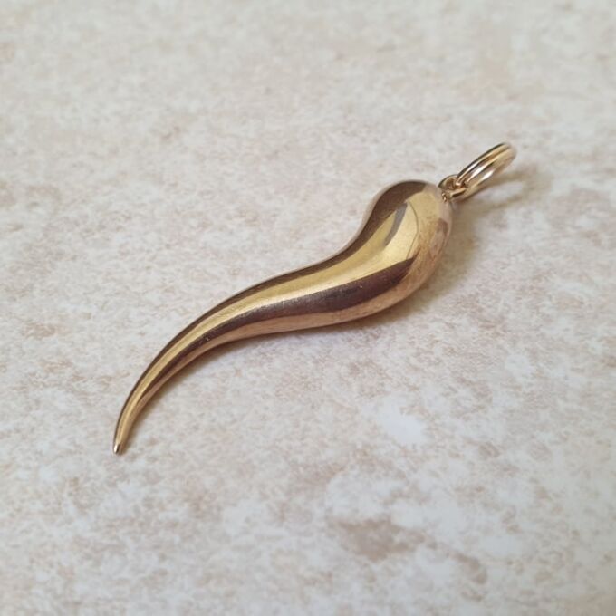 Large Cornicello Horn in 9ct Gold