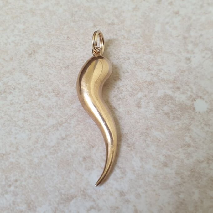 Large Cornicello Horn in 9ct Gold