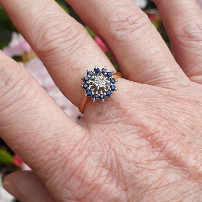 Striking Sapphire and Diamond Ring in 18ct Gold