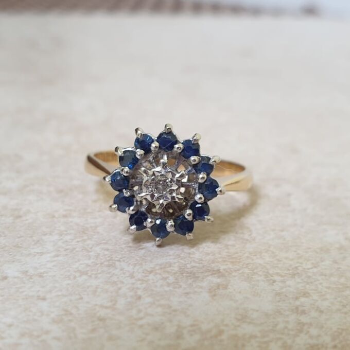 Striking Sapphire and Diamond Ring in 18ct Gold