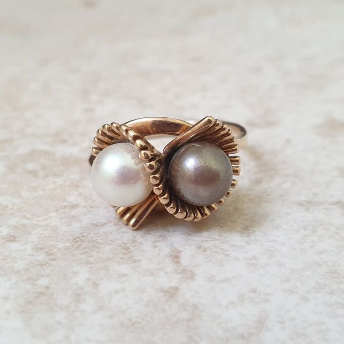 Pearl Toi et Moi Ring in 9ct Gold