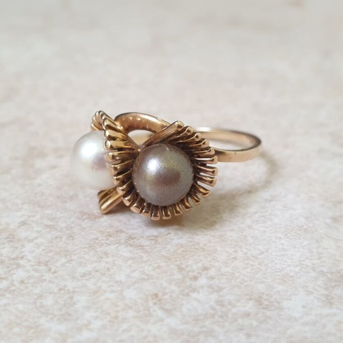 Pearl Toi et Moi Ring in 9ct Gold