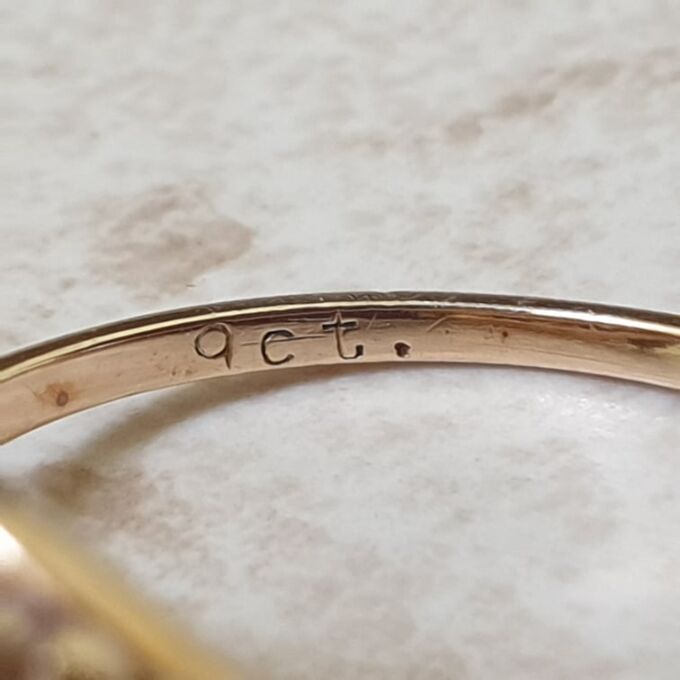 Pearl Toi et Moi Ring in 9ct Gold