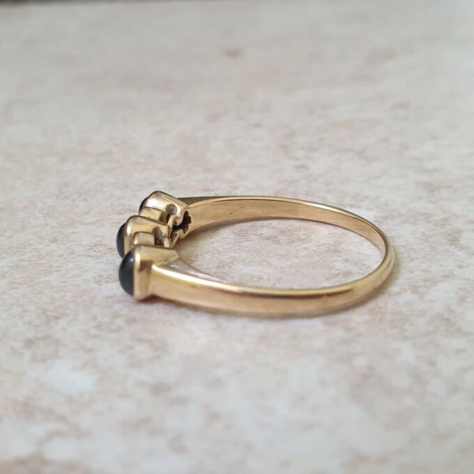 Cabochon Sapphire and Diamond Ring in 18ct Gold