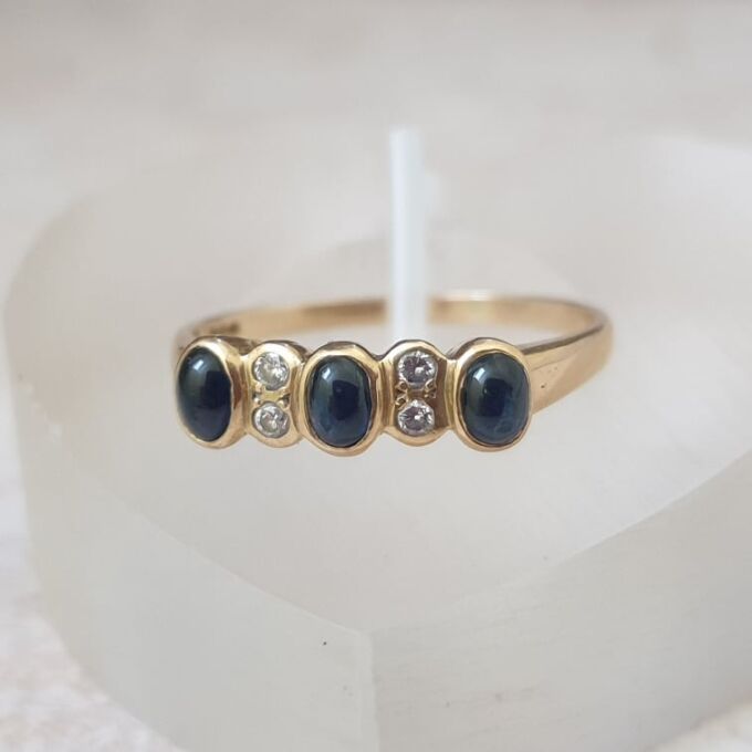 Cabochon Sapphire and Diamond Ring in 18ct Gold