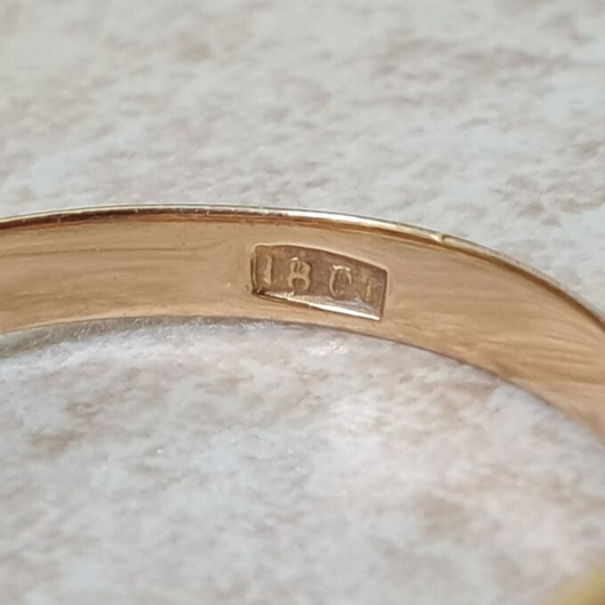 Antique Ruby Ring in 18ct Gold