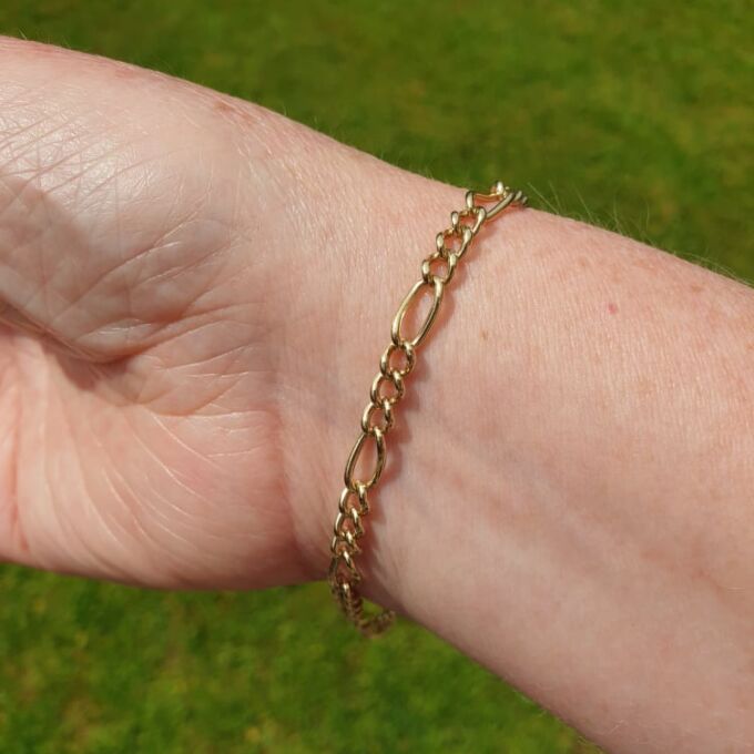 Figaro Bracelet in 9ct Gold