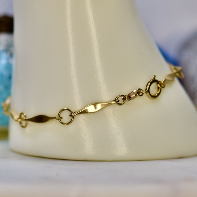 Twisted Link Bracelet in 9ct Gold