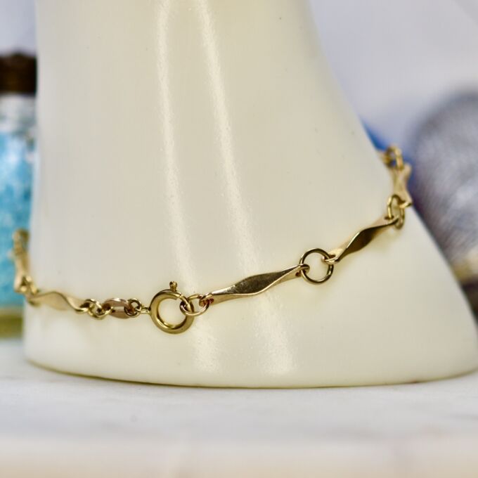 Twisted Link Bracelet in 9ct Gold