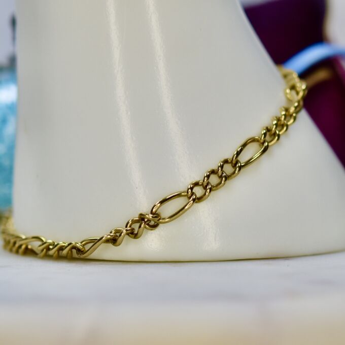Figaro Bracelet in 9ct Gold