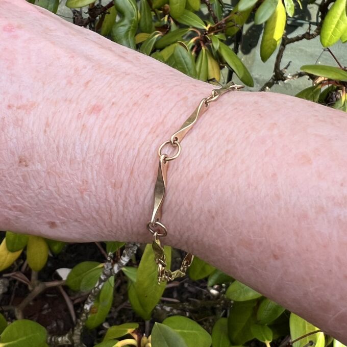 Twisted Link Bracelet in 9ct Gold