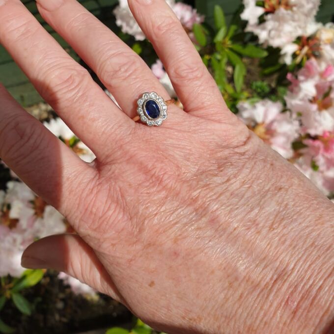 Sapphire and Diamond Cluster ring in 18ct Gold