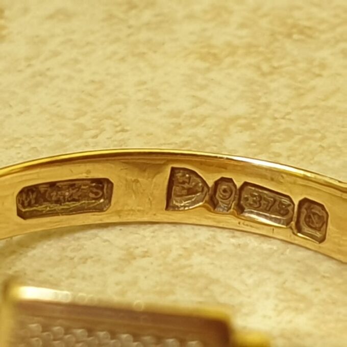 Vintage Signet Ring in 9ct Gold