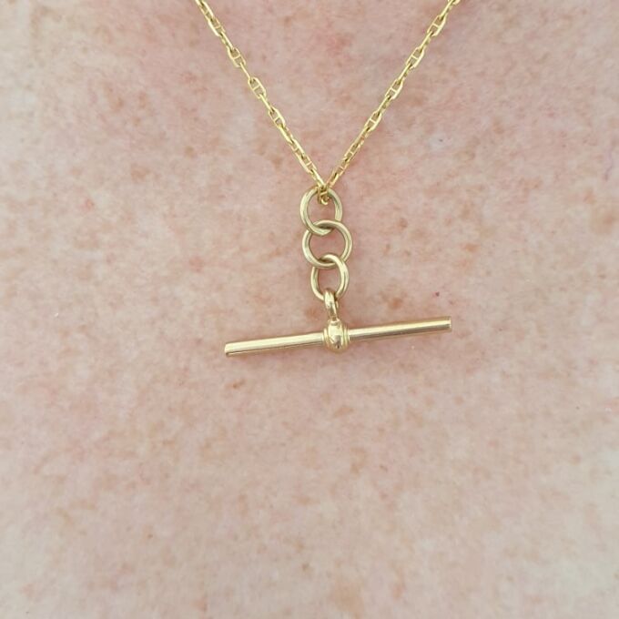 Plain Albert or T Bar Pendant in 9ct Gold