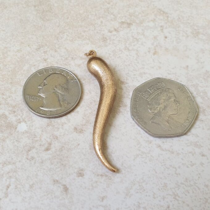 Large Cornicello Horn Pendant in 9ct Gold