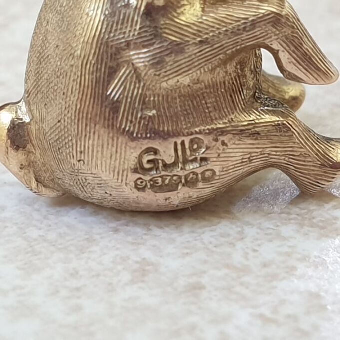 Delightful Elephant Pendant in 9ct Gold