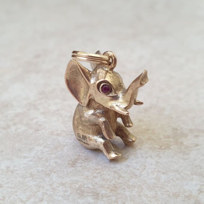 Delightful Elephant Pendant in 9ct Gold