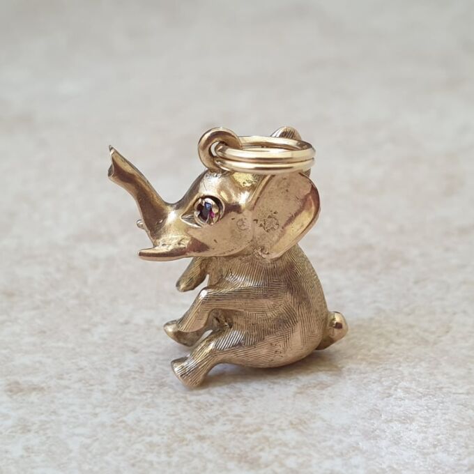 Delightful Elephant Pendant in 9ct Gold