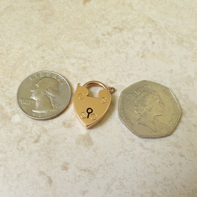 Plain Old Heart Padlock in 9ct Gold