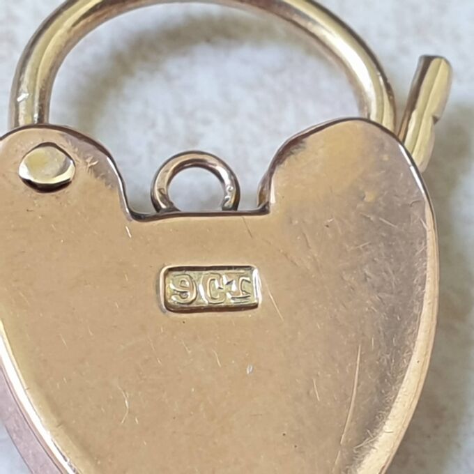 Plain Heart padlock in 9ct Rose Gold