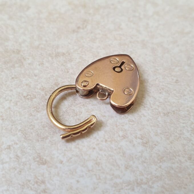 Plain Heart padlock in 9ct Rose Gold