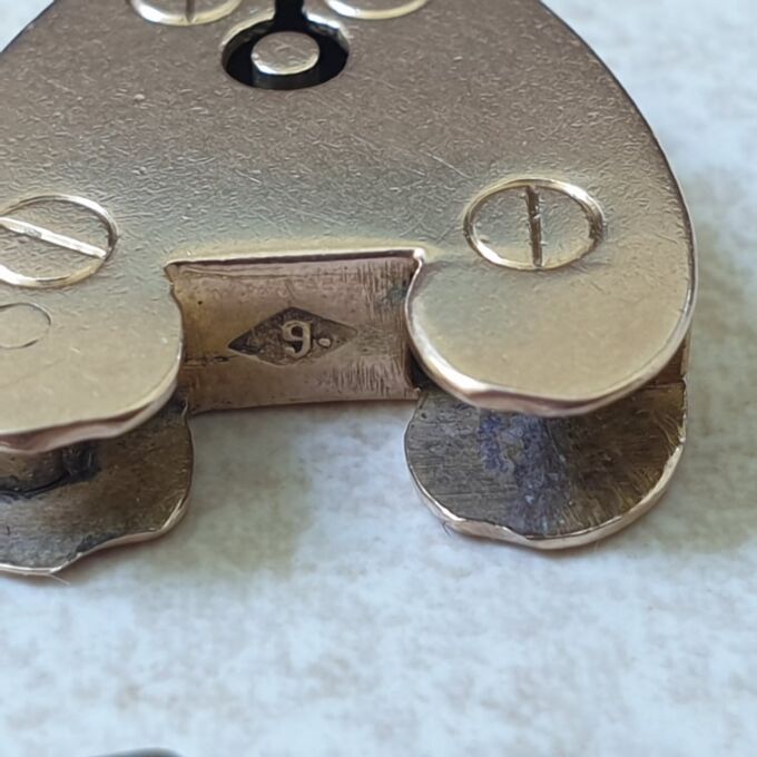 Plain Old Heart Padlock in 9ct Gold