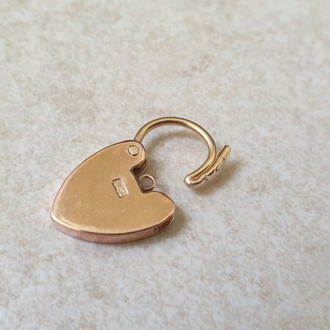 Plain Heart padlock in 9ct Rose Gold