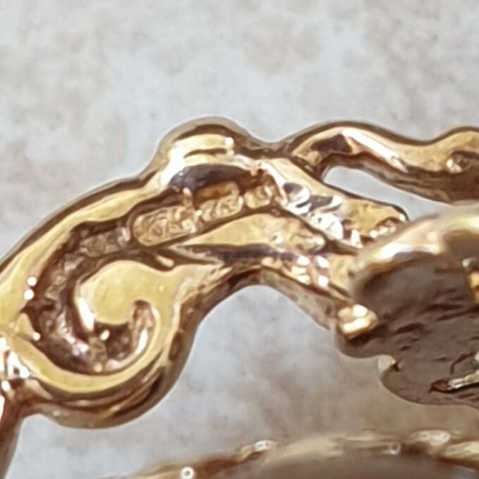 Ornate Three Stone Spinner Pendant in 9ct Gold