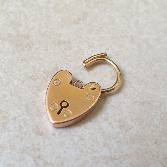Plain Heart padlock in 9ct Rose Gold