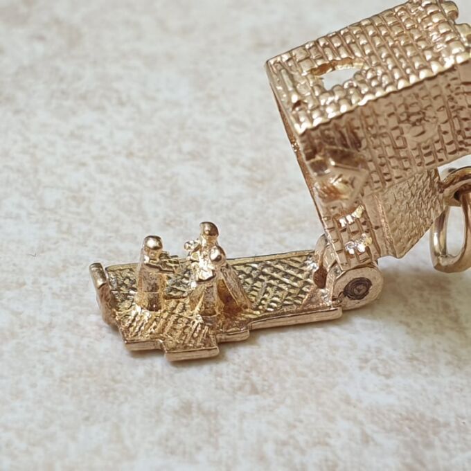 Opening Church Bride and Groom Charm Pendant in 9ct Gold